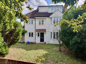 Hurst Road, West Molesey- click for photo gallery